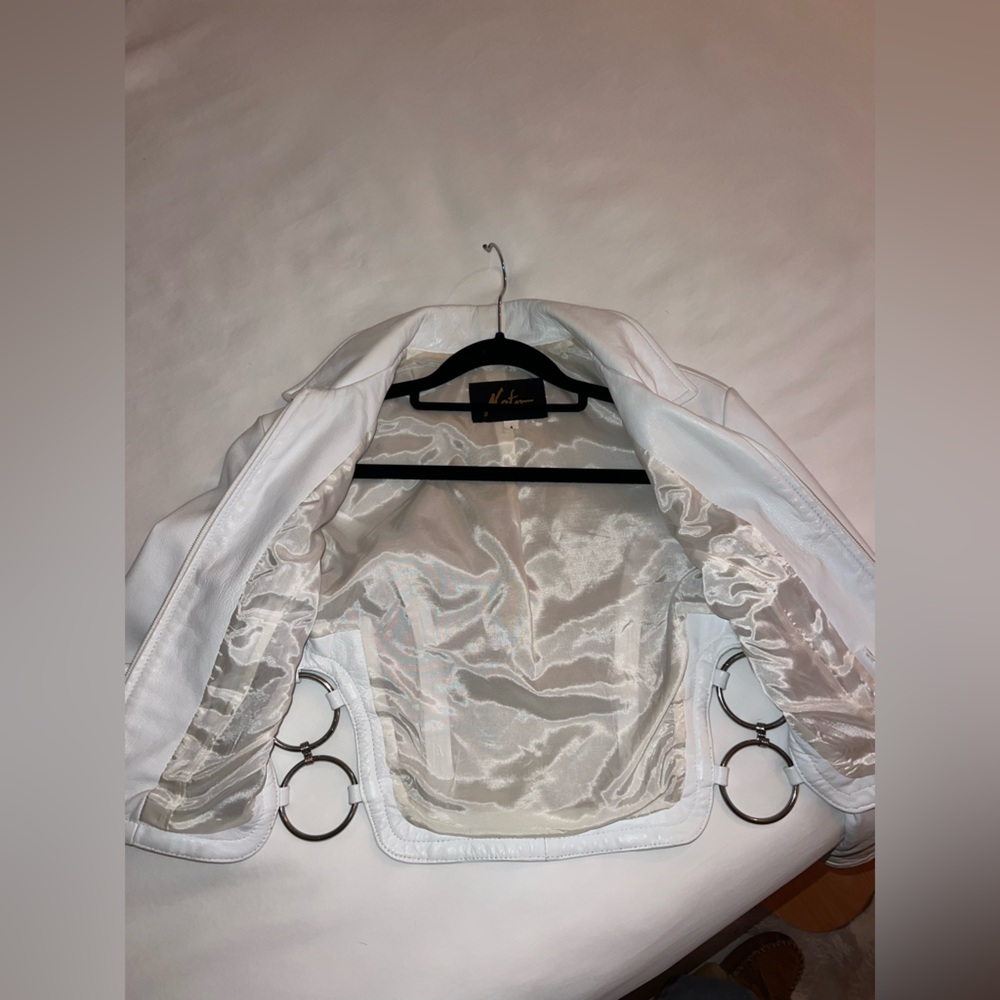 Vintage Italian Cropped White Leather Jacket - Picture 6 of 7